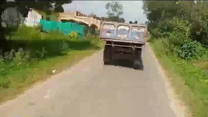 जैतपुर में रेत के वाहनों का खतरा, हाईवा हादसे के बाद उठे सवाल